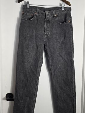 Levi's Women's Straight Leg Jeans in Washed Charcoal